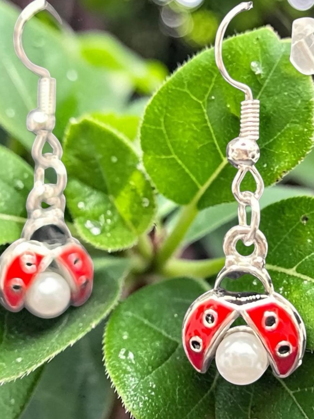 🐞 Ladybug Pearl Wings Dangle Earrings Silver Tone Hooks Clear Rubber Backs
